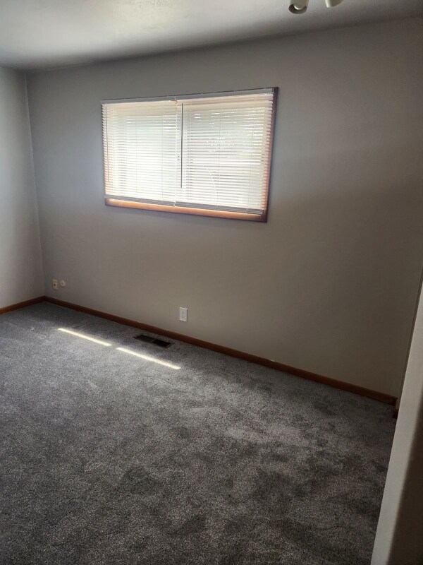 Building Photo - 337 Pershing Ave NE