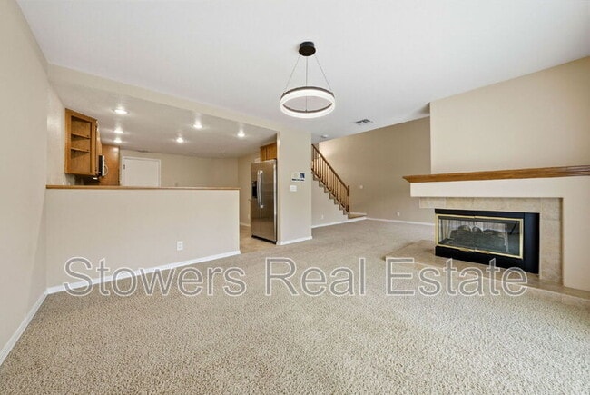 Building Photo - 350 Bellflower Dr