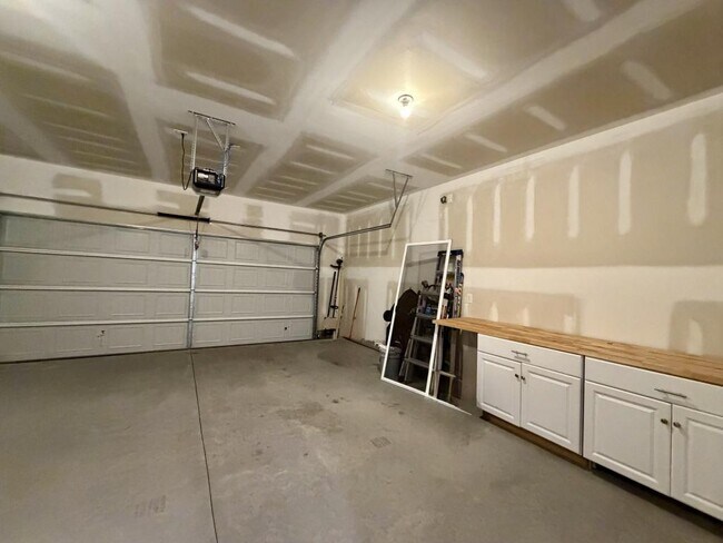Building Photo - 517 Bonifay Dr