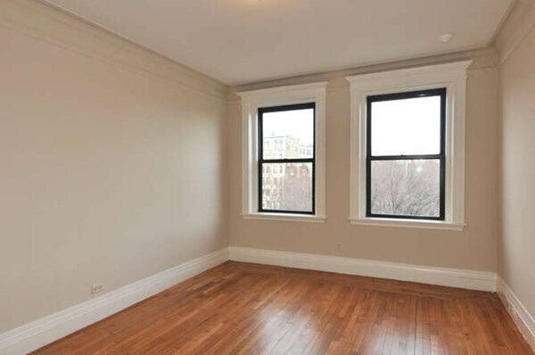 Building Photo - 464-466-466 Commonwealth Ave