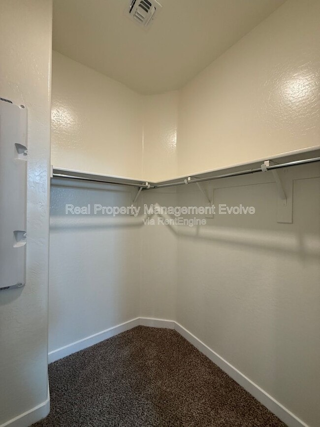 Building Photo - 4064 E Pony Ln