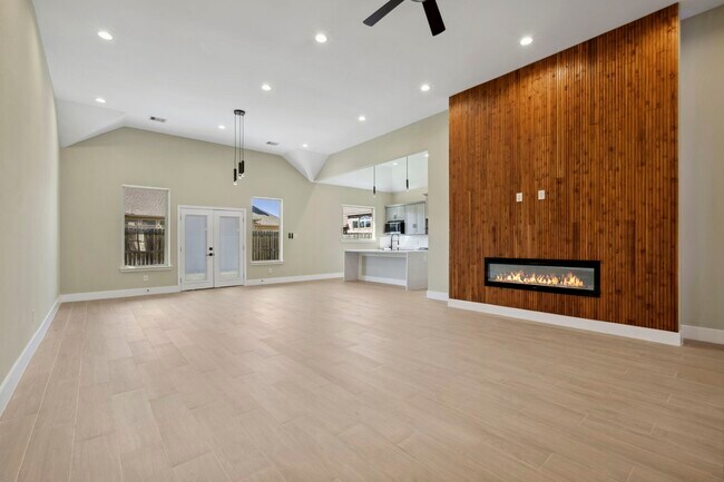 Building Photo - 70 Wyndemere Dr