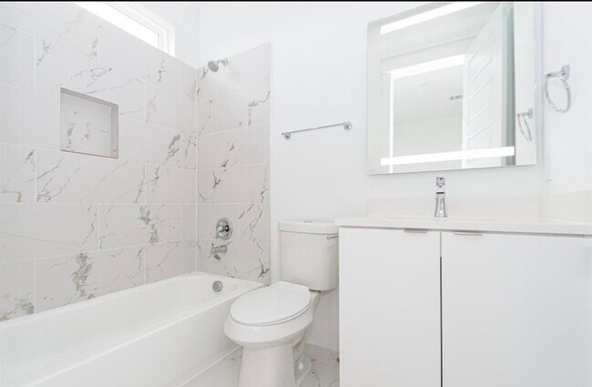 Building Photo - 505 Schweikhardt St