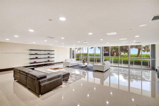 Building Photo - 16485 Collins Ave