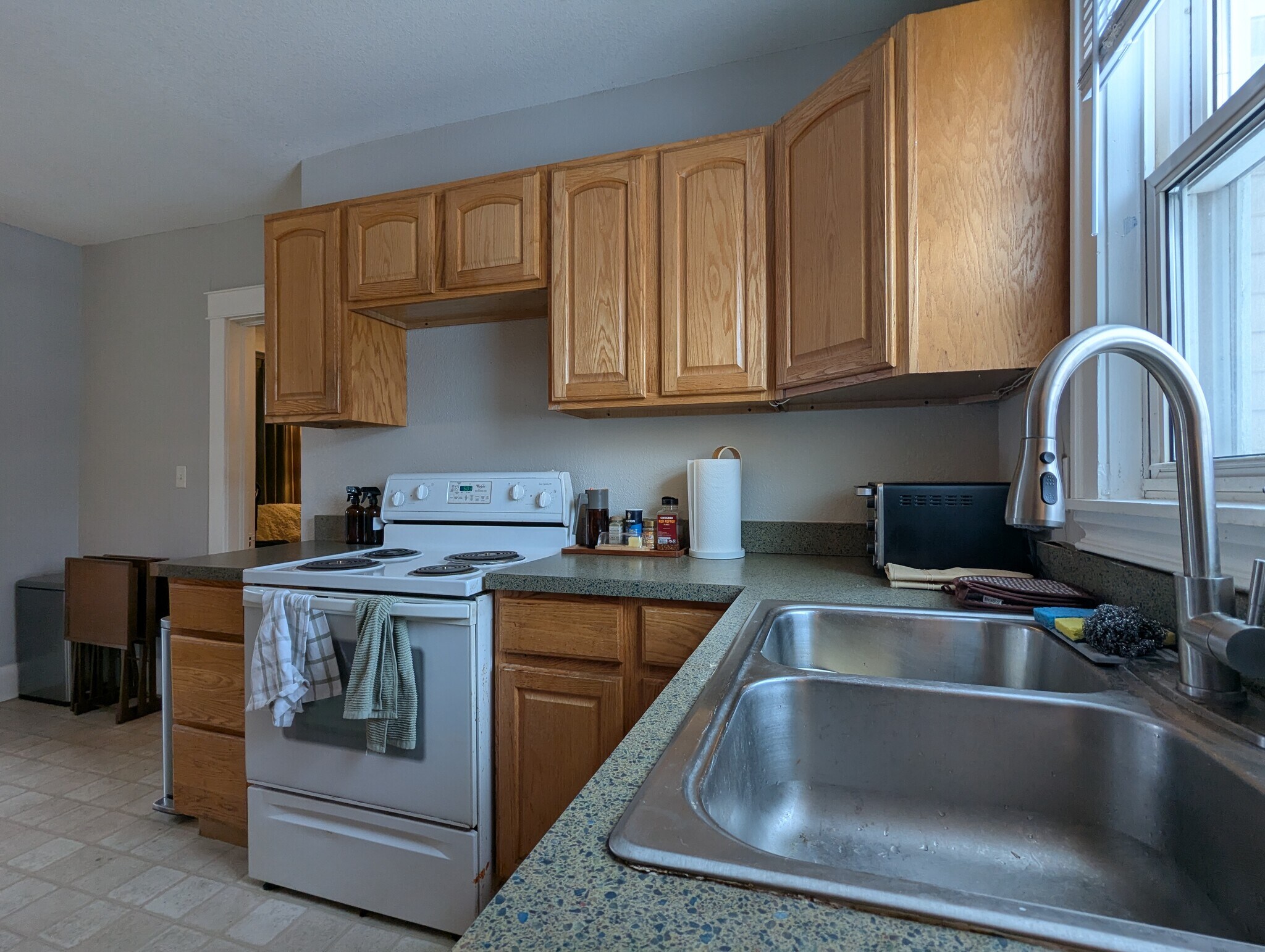 Building Photo - 732 Case Ave