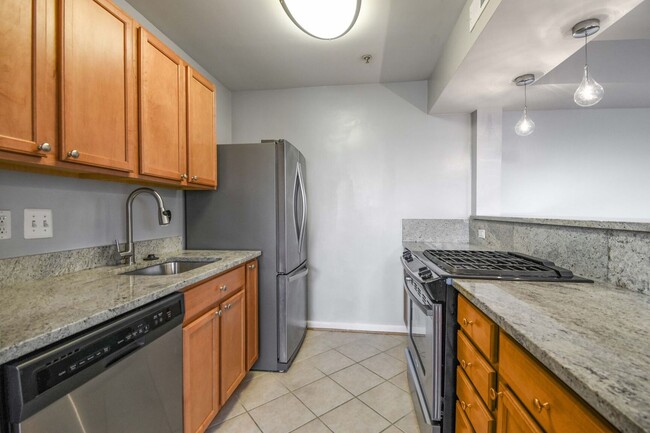 Building Photo - $500 Rent Credit for a Lease Start by 2/28...