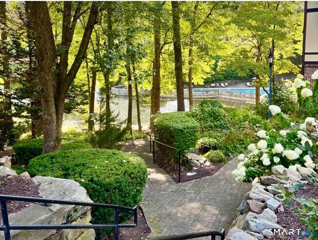 Building Photo - 50 Aiken St