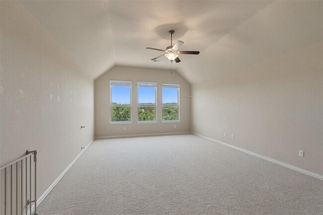 Building Photo - 21909 Esmeralda Dr