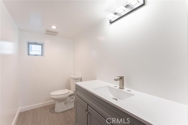 Building Photo - 6845 Haskell Ave