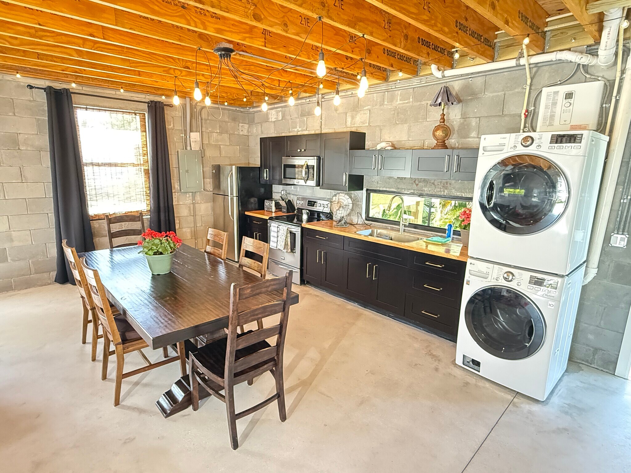 Building Photo - 1335 Churchill Rd