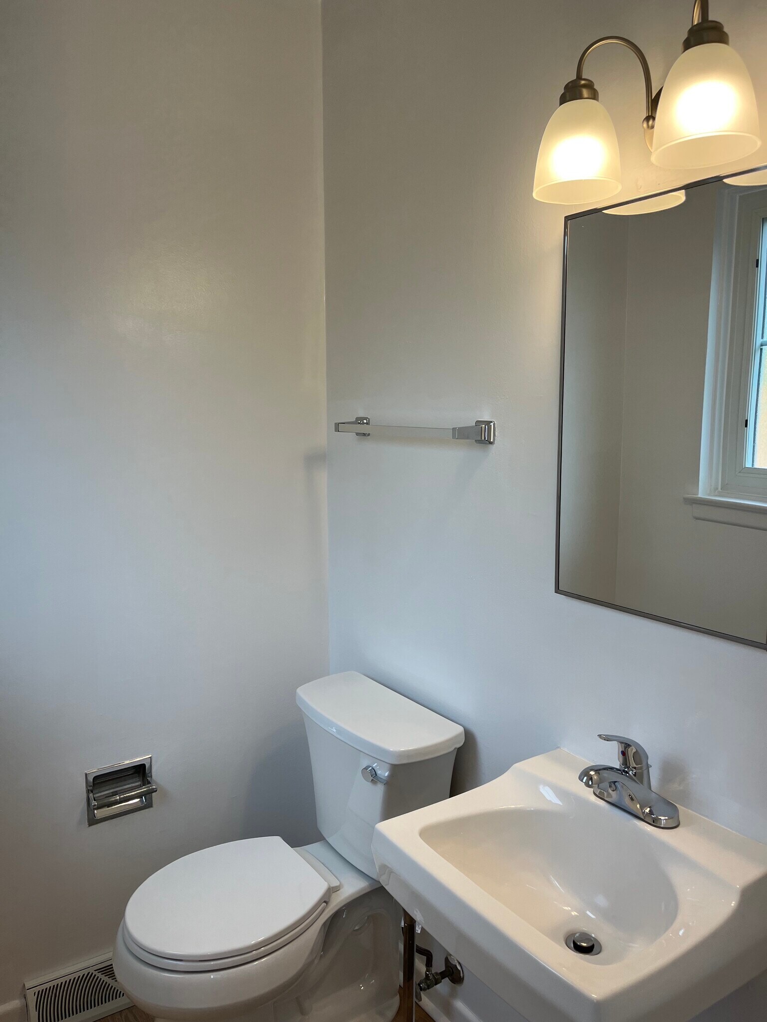 Building Photo - 1332 Greenwillow Ln