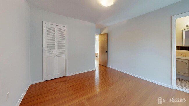 Building Photo - 157 Willowbrook Dr