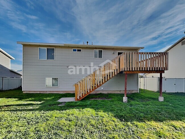 Building Photo - 617 S 375 W