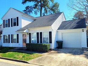 Building Photo - 4 bed single home near Fort Eustis for rent