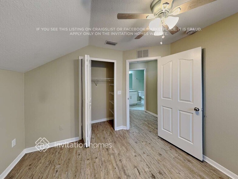 Building Photo - 10851 Newbridge Dr