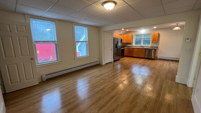Building Photo - 55 New York St