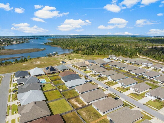 Building Photo - For Lease - Executive 3 BR/2 BA Home by No...