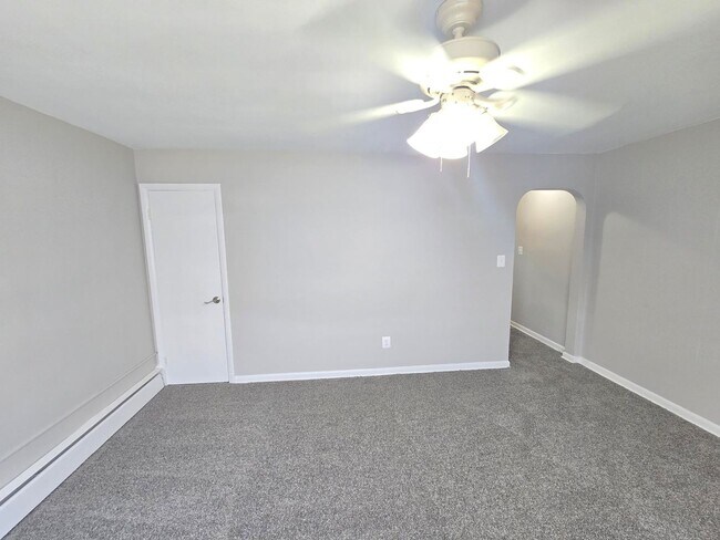 Building Photo - 5122 Plainfield Ave