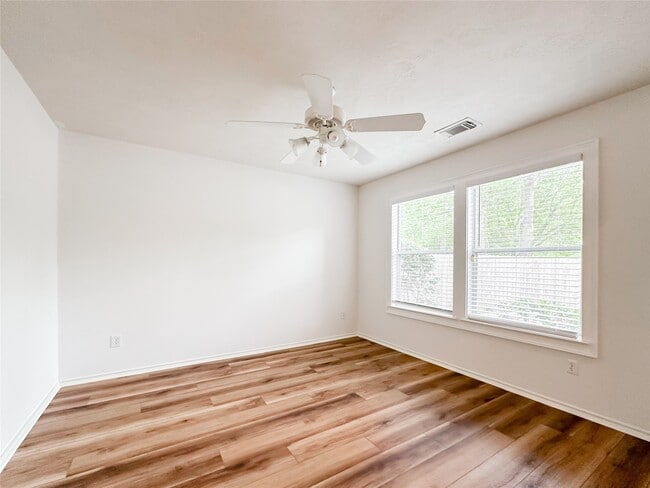 Building Photo - 11 Orion Star Ct