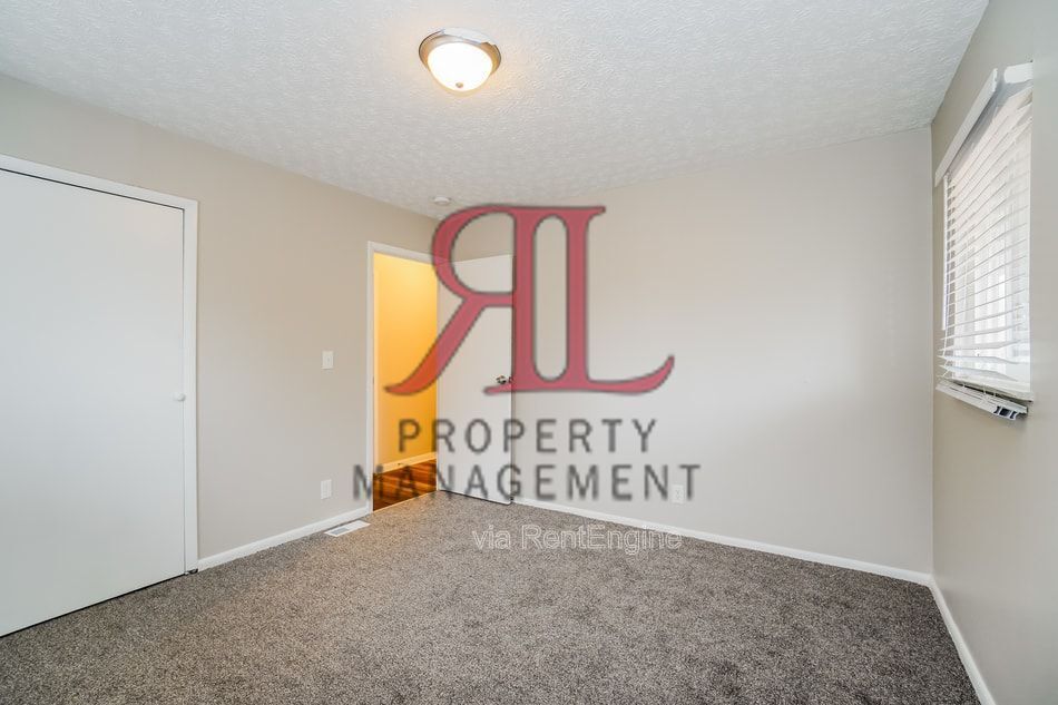 Building Photo - 363 Regents Rd