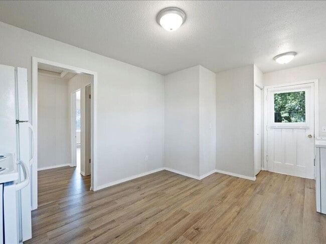 Building Photo - 1617 Mahan Ave