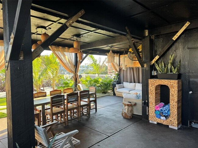 Building Photo - 12016 Lagoon Ln
