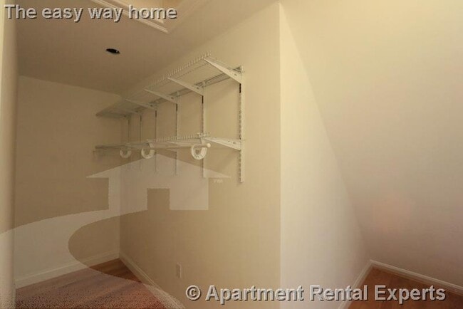 Building Photo - 29 Elmwood St
