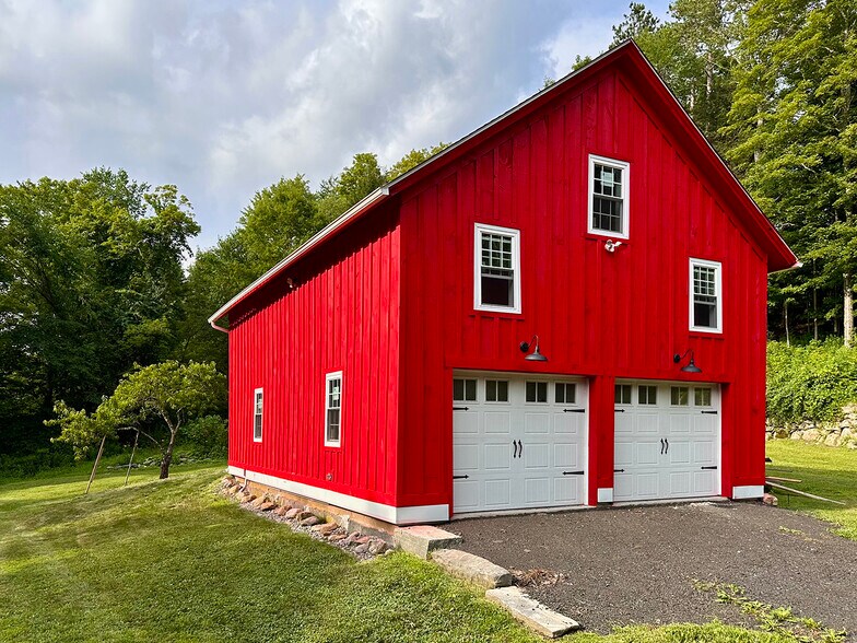 Building Photo - 1464 Newfield Rd
