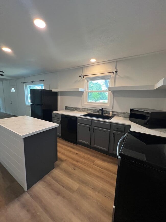 Building Photo - 496 Ave A