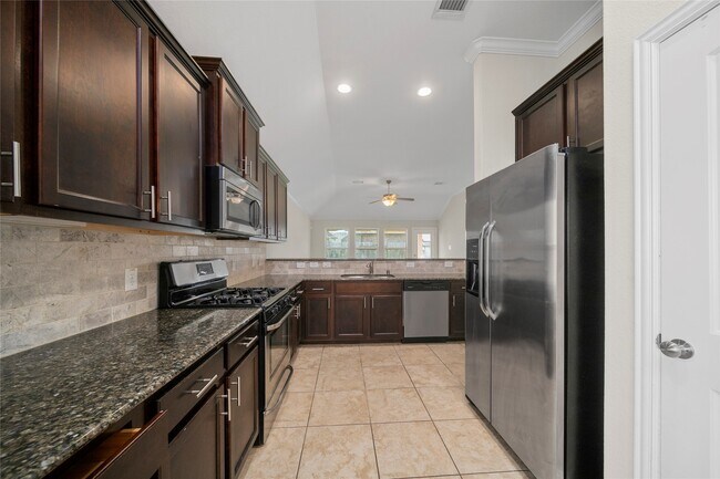 Building Photo - 6818 Rambling Manor Ct