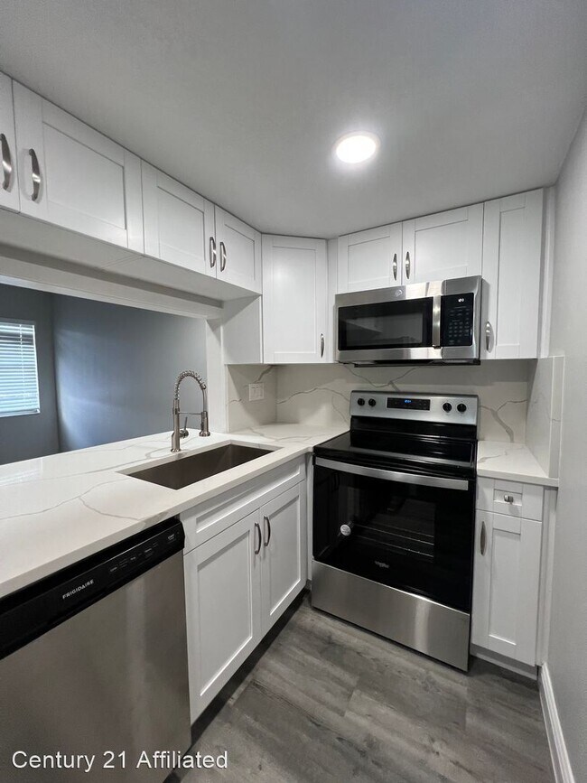 Building Photo - 1 br, 1 bath House - 7108 Waterside Dr.