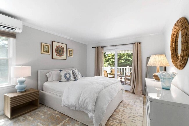 Building Photo - 114 Narod Blvd