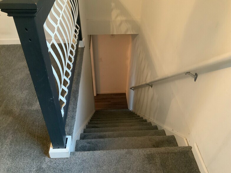 Building Photo - 1900 Van Meter Ave