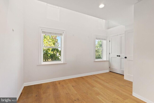 Building Photo - 1315 Trinidad Ave NE