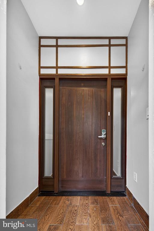 Building Photo - 817 6th St NW