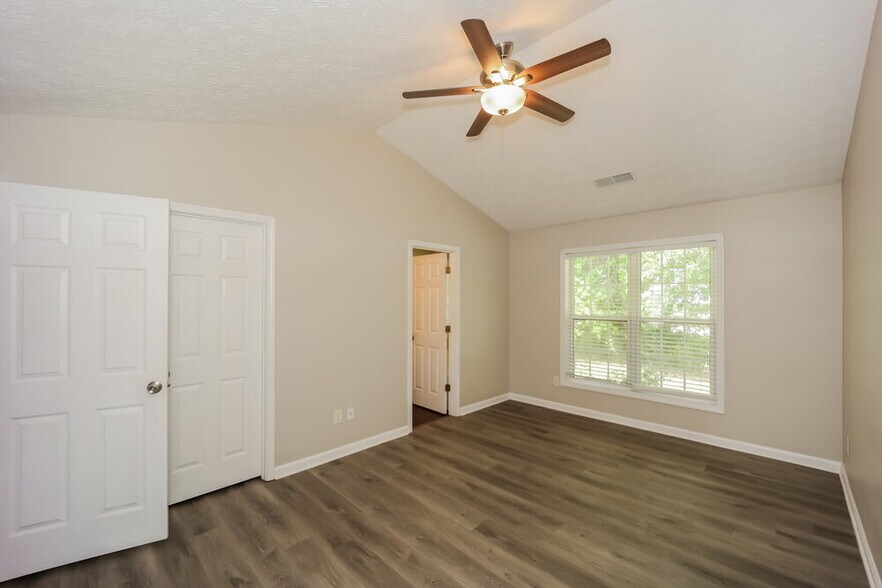 Building Photo - 109 Alessie Dr