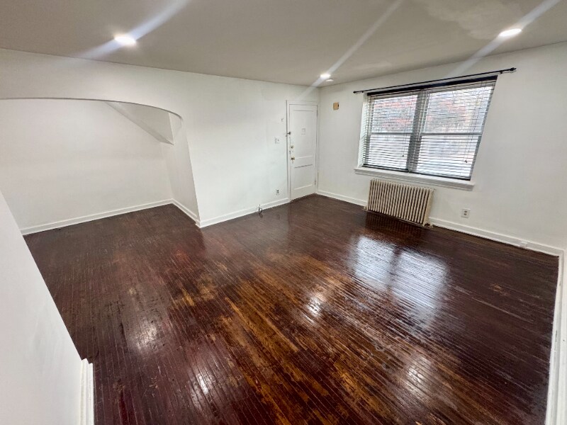 Building Photo - 69 Sayers Ave