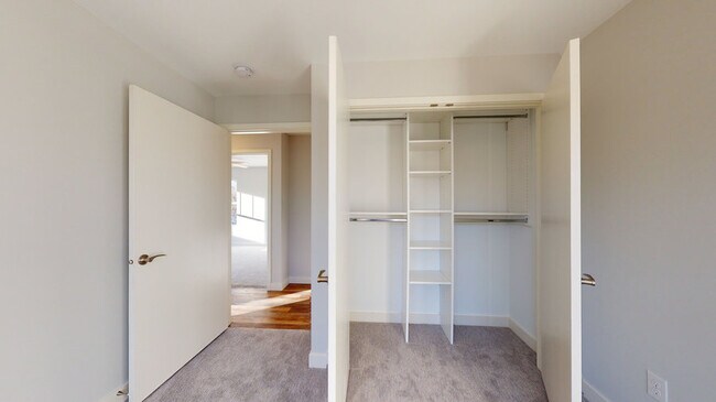 Closet Organizer - 4221 W 44th St