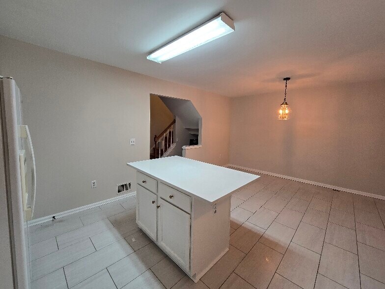 Building Photo - 16 Windbluff Ct