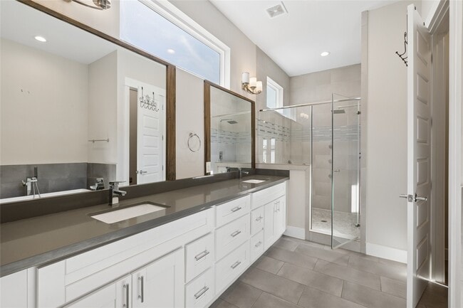 Building Photo - 2604 McIlhenny St