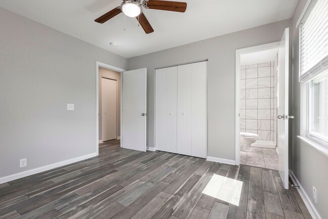 Building Photo - 8508 Westport Road (Briarwood/ East Louisv...