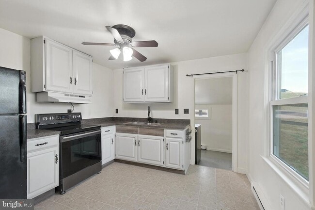 Building Photo - 18390 Silcott Springs Rd