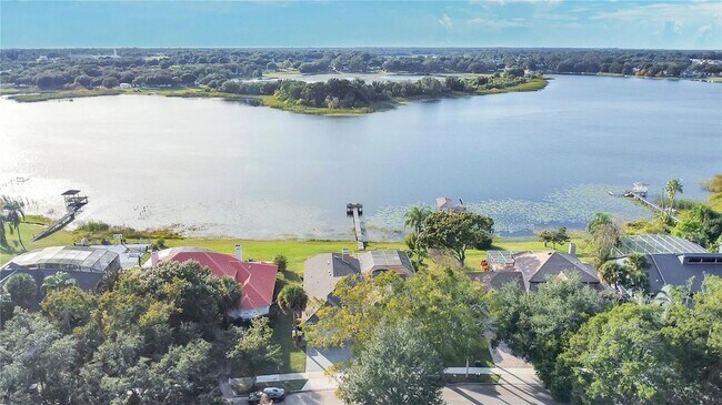 Building Photo - 6719 Fairway Cove Dr