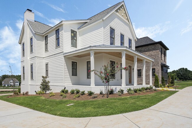 Building Photo - Luxury June Lake Custom Home