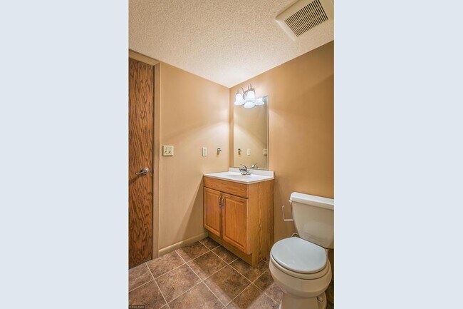 Building Photo - 9241 Upland Ln N