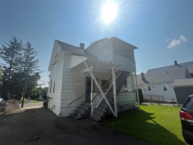 Building Photo - 32 Downs Ave