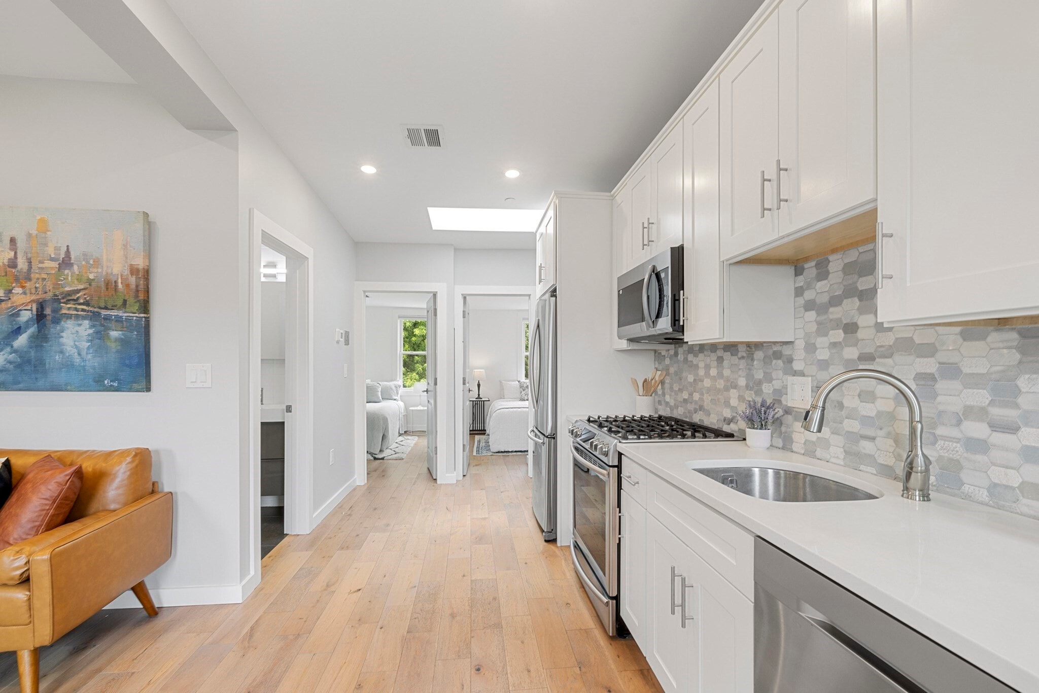 Building Photo - 338 Hurley St