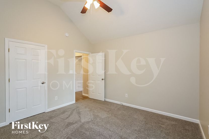 Building Photo - 339 Bayhill Dr