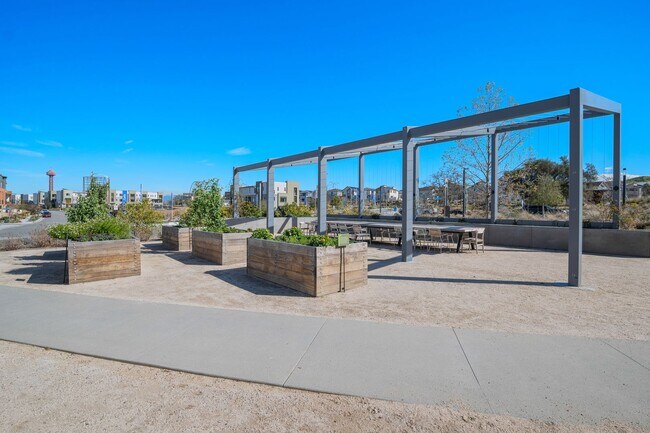 Building Photo - 27233 W Red Willow Ct