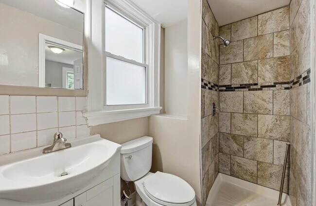 Building Photo - *1762 Williams Ave,  Recently Updated 4BR, 2BA House in Norwood*